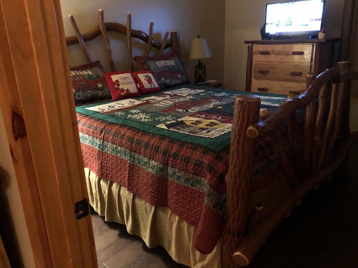 Вилла Love Nest Chalet Гатлинбург Экстерьер фото